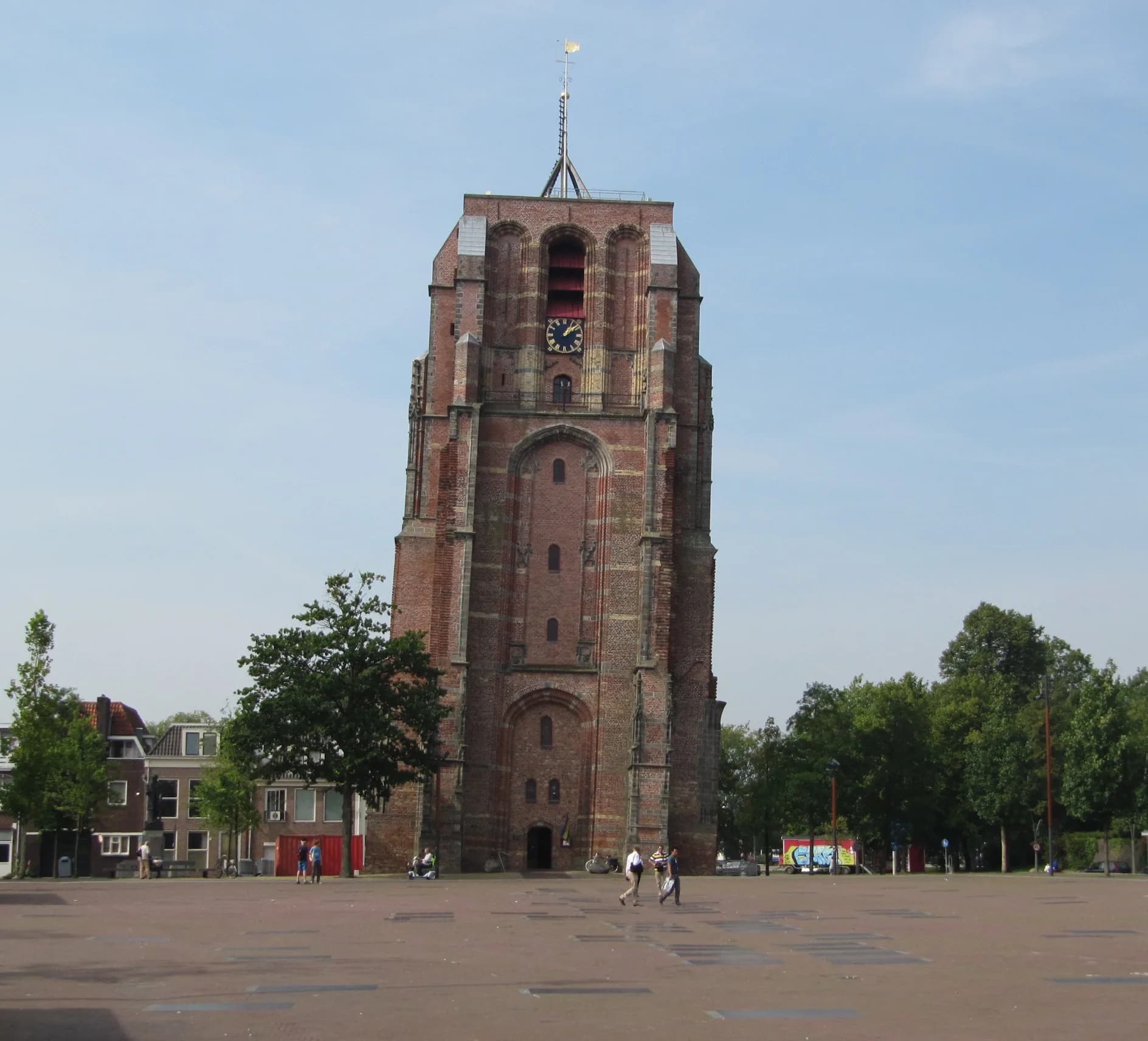 De Oldehove op het Oldehoofsterkerkhof in Leeuwarden