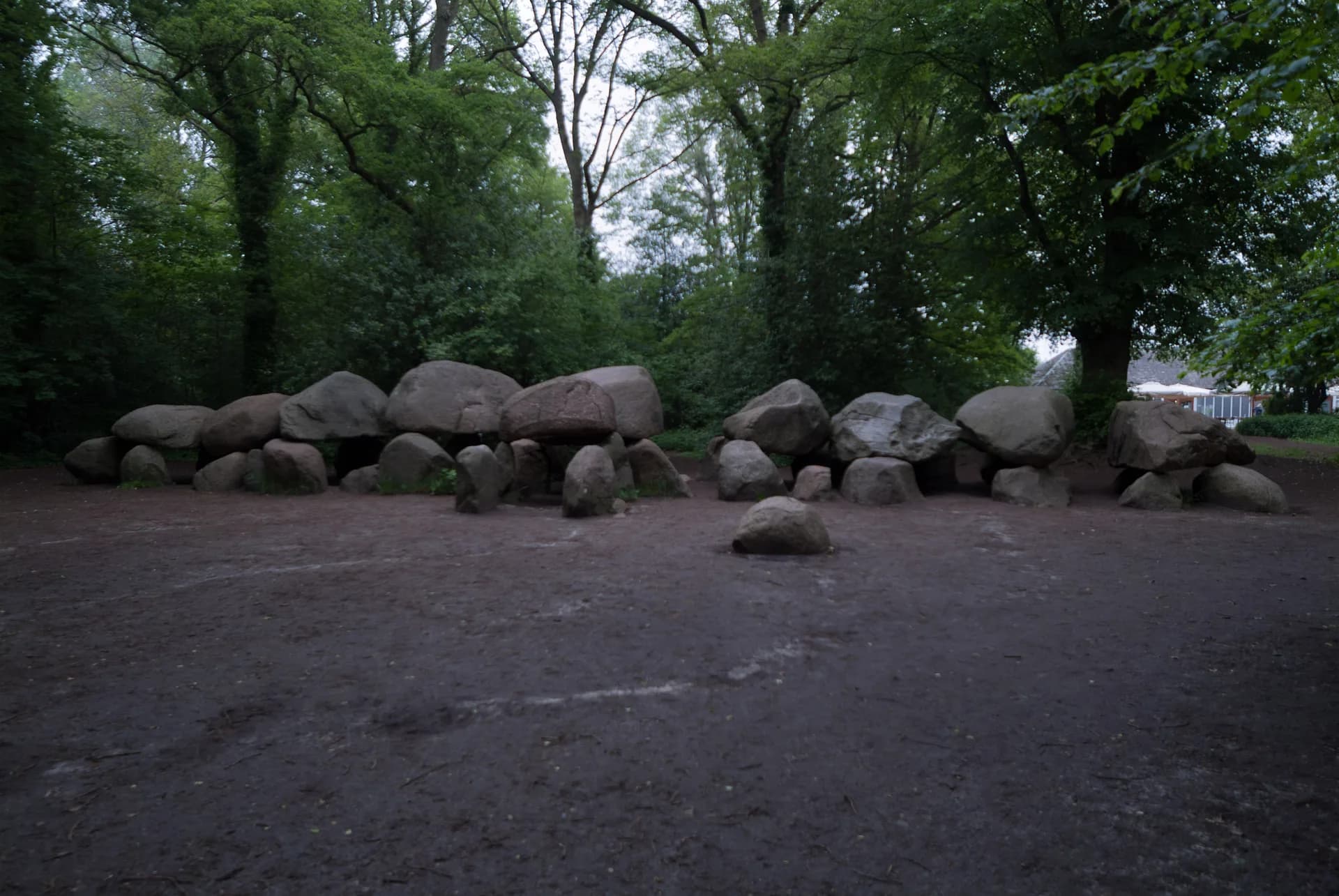 Hunebed D27 bij Borger, het grootste hunebed van Nederland
